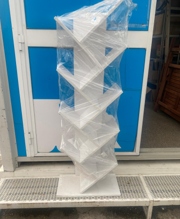 mobiletto per libri